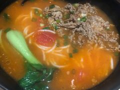 酸汤肥牛-小魔童·鲜切牛肉粉(时尚天河东区店)