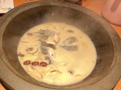-咕嘟草帽鱼·牛奶一样的鲜鱼汤(天鹅湖万达广场店)