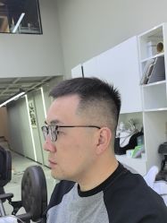 -尤司男士国潮理发馆