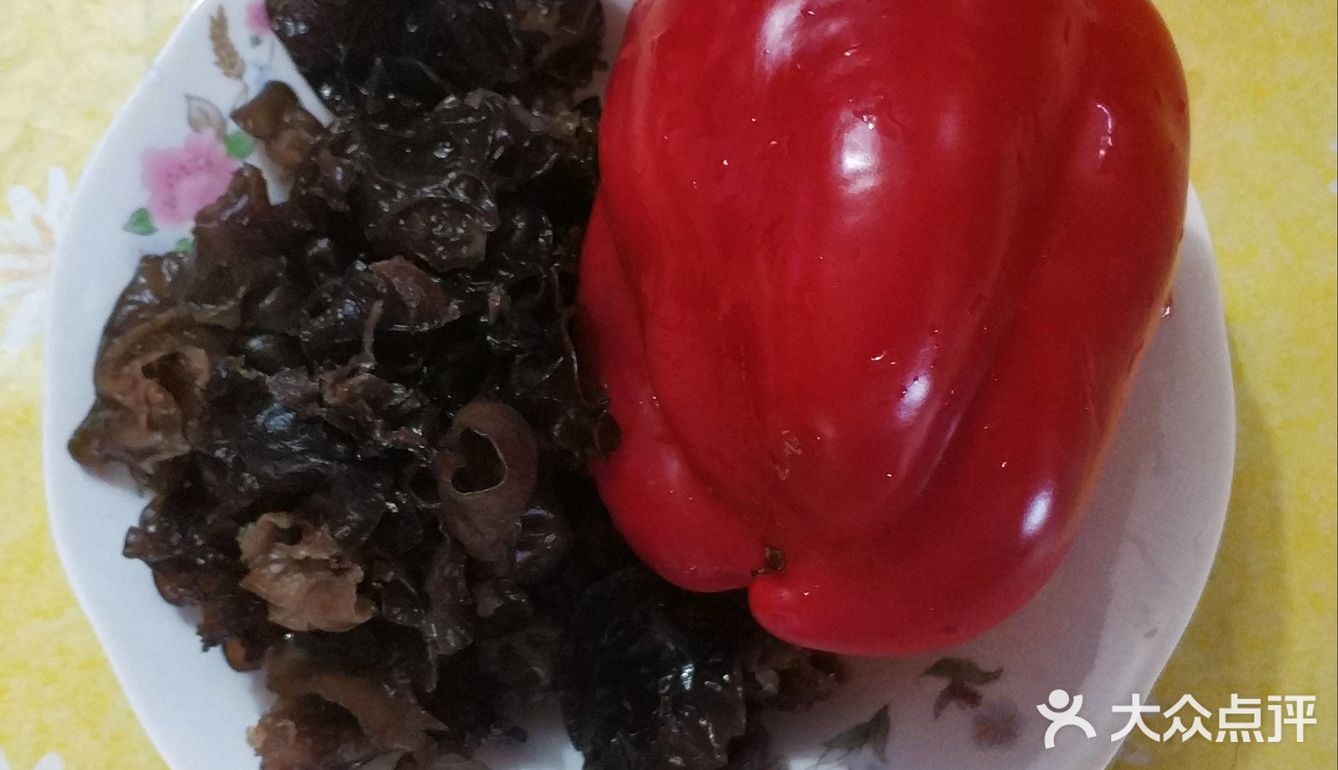 超级抗衰老的快手菜之彩椒炒木耳！