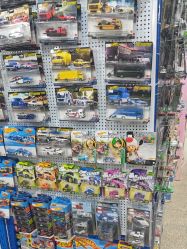 -逝水玩具折扣店