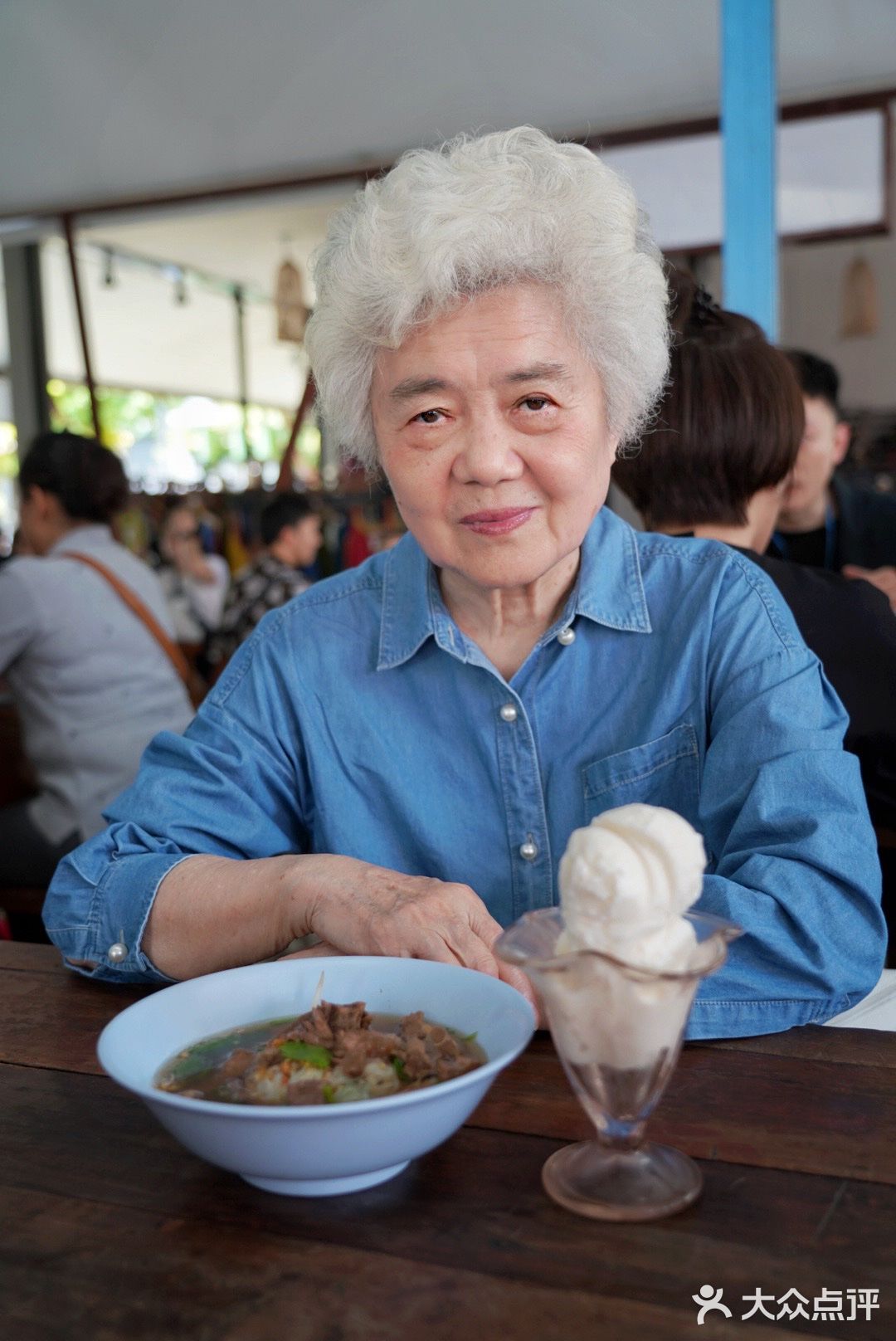 米牙旅行探店|这家街边店铺的牛肉粉好好次