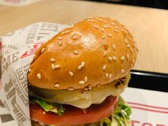 -The Habit Burger Grill 哈比特汉堡(复兴soho店)