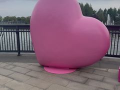 -奕欧来上海购物村停车场