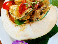 -Chom Cafe and Restaurant
