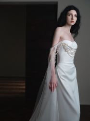 -艾米丽婚纱礼服