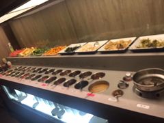 自助调料区-海底捞火锅鲜切牛肉主题店(长寿路店)