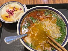 -云阿蛮云南生烫牛肉米线(奉贤路店)