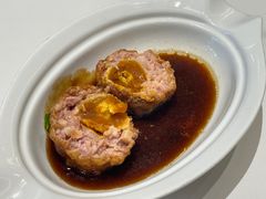 鸭蛋黄狮子头-梅飞酒家(名辉豪庭店)