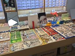 -天空之镜眼镜店蔡司依视路配镜授权零售店(望京颐堤港店)