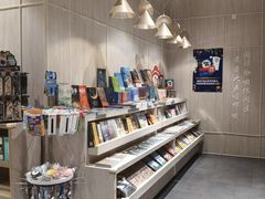 -钟书阁(群光广场店)