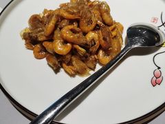 油爆小河虾-屋里厢上海菜馆