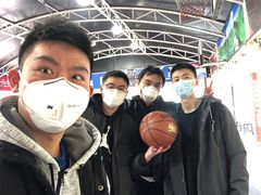-洛克公园·篮球·足球·羽毛球(莘庄店)