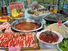 -茅草房·河畔园林火锅