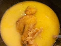 -鲜入围煮花胶鸡海鲜火锅
