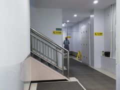 -鲸灵公元游泳中心