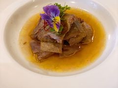 青麻姜蓉大黄鸽-西湖文化茶楼(环球中心店)