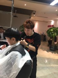 -苑苑发型设计