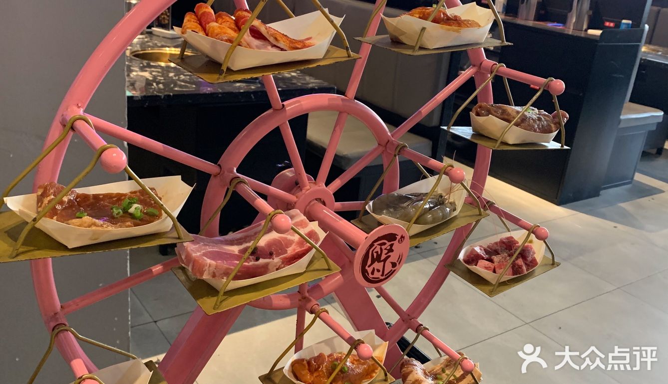 三个人根本吃不完。目前活动也多