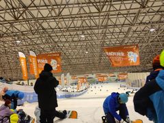 -乔波室内滑雪场