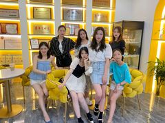 -首脑美容美发化妆美甲培训学校(龙岗校区)