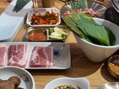 -青瓦餐厅·生鱼片·韩园烤肉(西塔店)