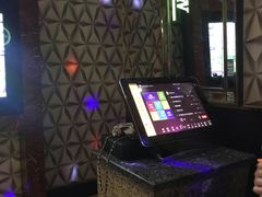 -乐翻天量贩式KTV(淞发路店)