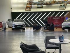 -比亚迪上海弘仁4S(杨浦店)