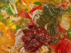 酸菜肥牛米线-滇越乘象云南餐厅(次渠店)