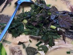 -头上红煨盐鸡·非遗院子餐厅