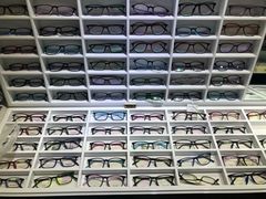 -臻美视爵眼镜·明月·依视路·蔡司折扣店(广渠门店)