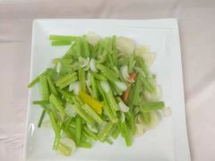 橄榄油家芹炒百合-锦粤宫·精致粤菜(深圳北站店)