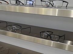 -视野联行眼镜•蔡司•依视路(温江店)