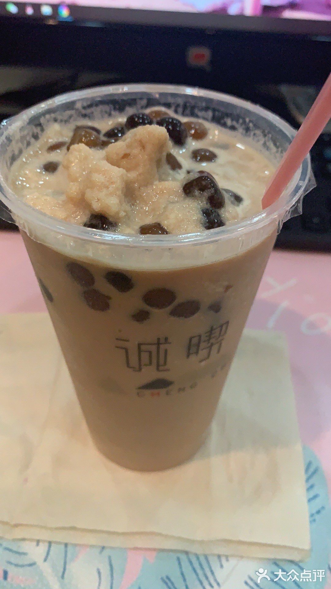 尽管一再跟同事说这家的招牌就是珍珠奶茶冰沙,但除了我1080_1920竖版