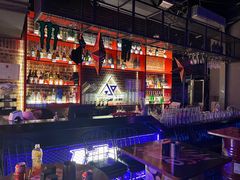 -UP嘻哈酒吧(粉巢店)