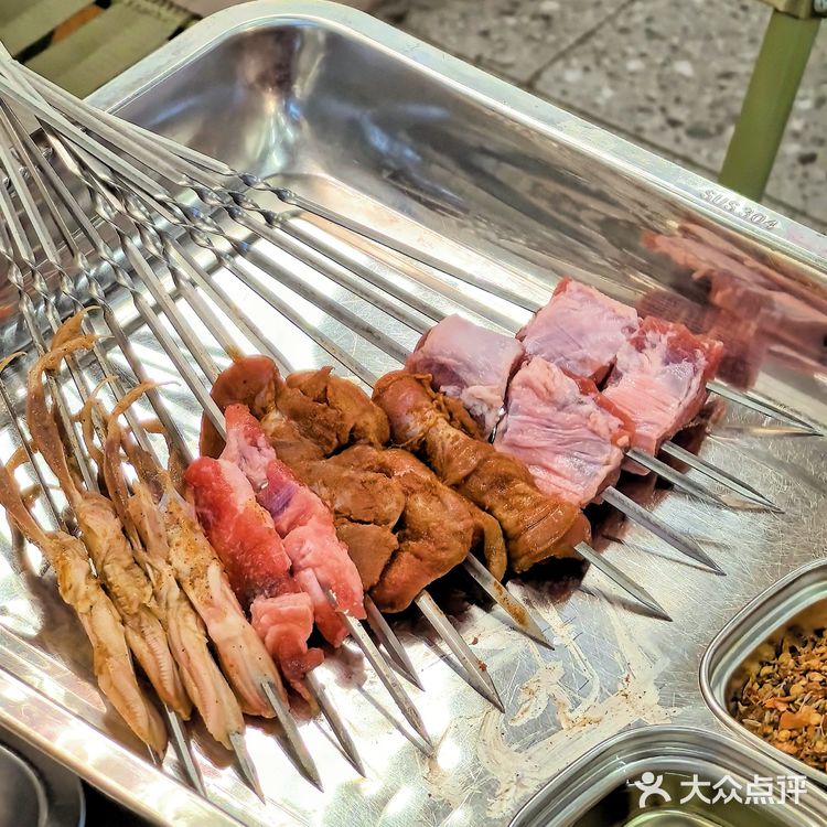 我要大声告诉你们 我又挖到了一家宝藏店，可以吃到啤酒锅