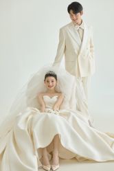 -喜爱高定婚纱摄影
