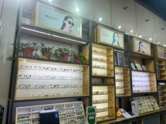 -零度眼镜·宝视友·蔡司依视路(吾悦花街店)
