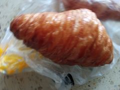 草莓牛角-味多美蛋糕(八大处店)