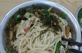 Crispy BBQ Pork Noodles