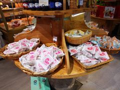 -昆明冠生园·蛋糕·面包(南强街店)