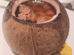 椰子八宝鸡汤-闻见中国海南菜(K11店)