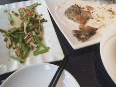 金牌蒜香鲈鱼-乾州食府(小雁塔店)