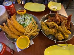 -BHC炸鸡(明洞总店)