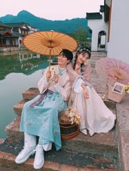 -唯一旅拍·颂当代影像艺术中心(上城店)