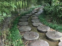 -雪山彩虹谷景区