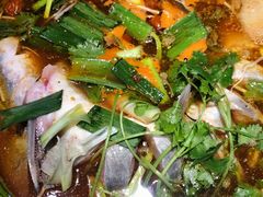 -野山舂·贵州现舂酸汤火锅(鸿通城店)