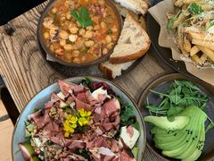 无花果藜麦沙拉-O'mills Sourdough Bakery&Bistro(永嘉路店)