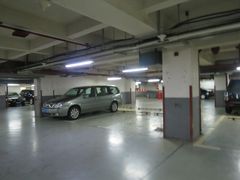 场地-上海南新雅皇冠假日酒店-停车场