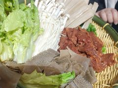 -头上红煨盐鸡·非遗院子餐厅